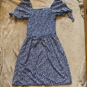 🆕 Style House blue and white floral milkmaid midi dress